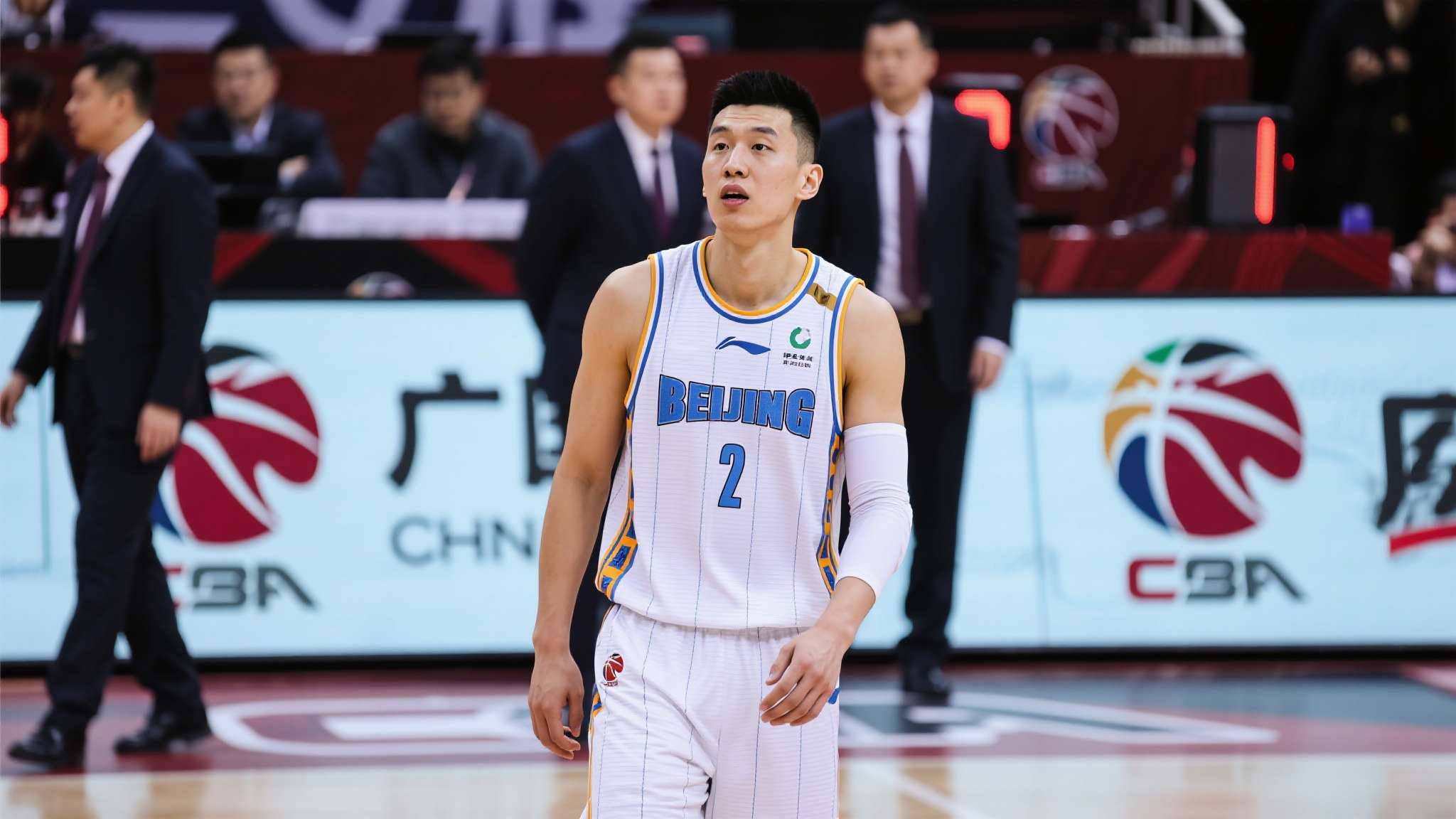 CBA要变天了!四川41连败球员都快跑光了,香港金牛3连冠坐等升级